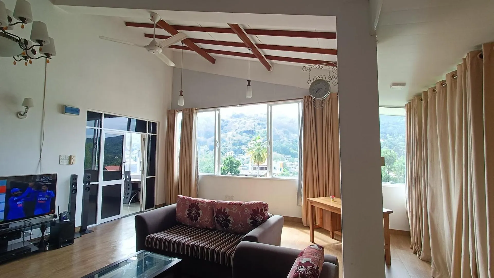 Pensión Smile Hub Kandy -Youth Hostel-